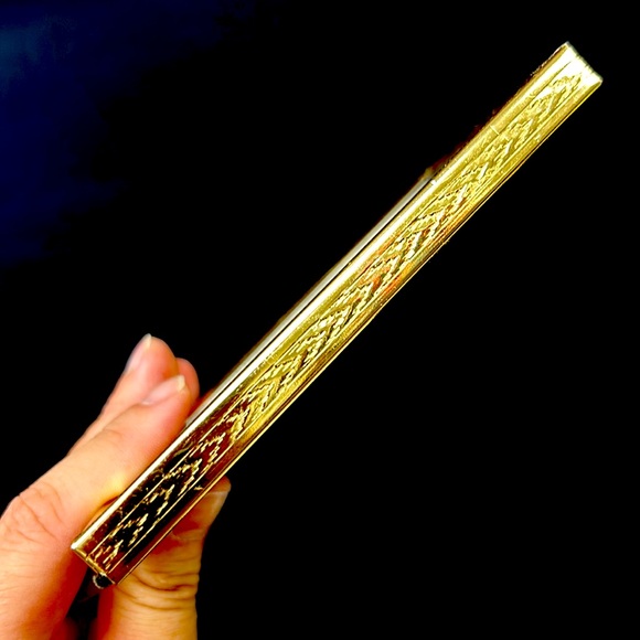 Vintage set of three brass with chevron designn easel style picture  frames - Picture 8 of 8